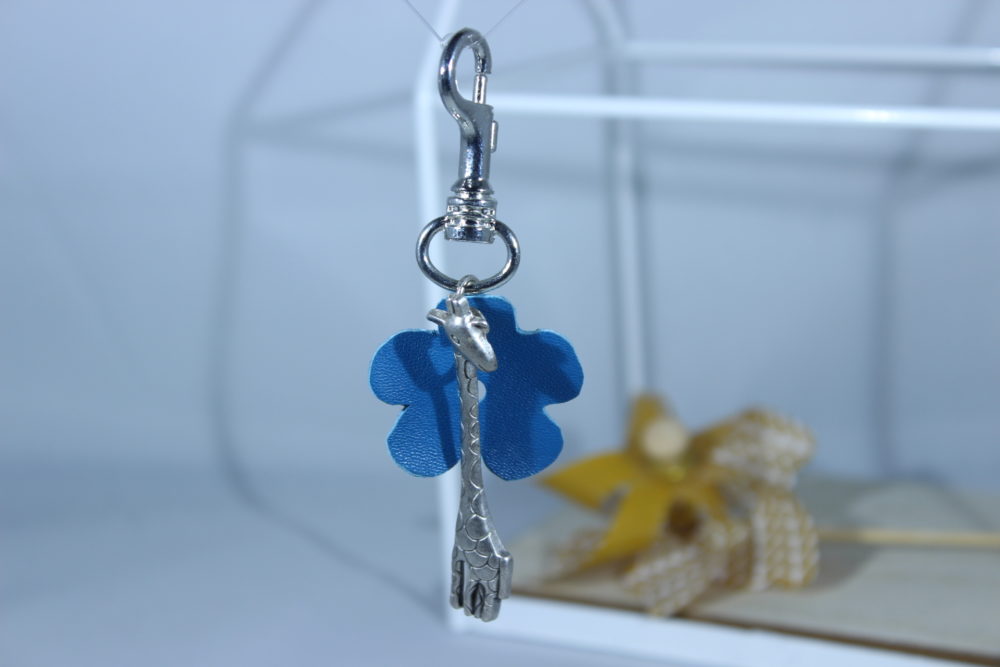 Cuir flower bleue et girafe