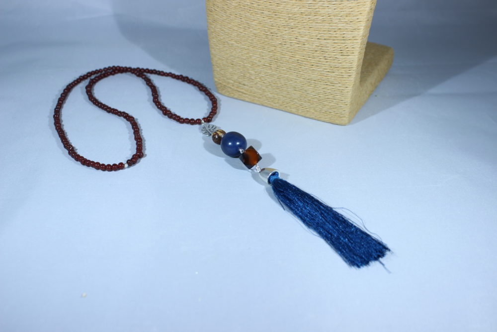Sautoir pompom bleu – Image 2